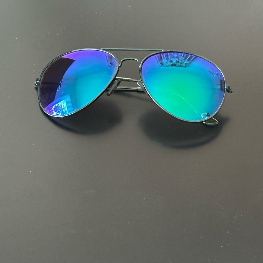 Stylish Blue and Green Aviator Sunglasses